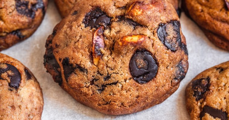 Caramelized Peanuts & Chocolate Chips Cookies